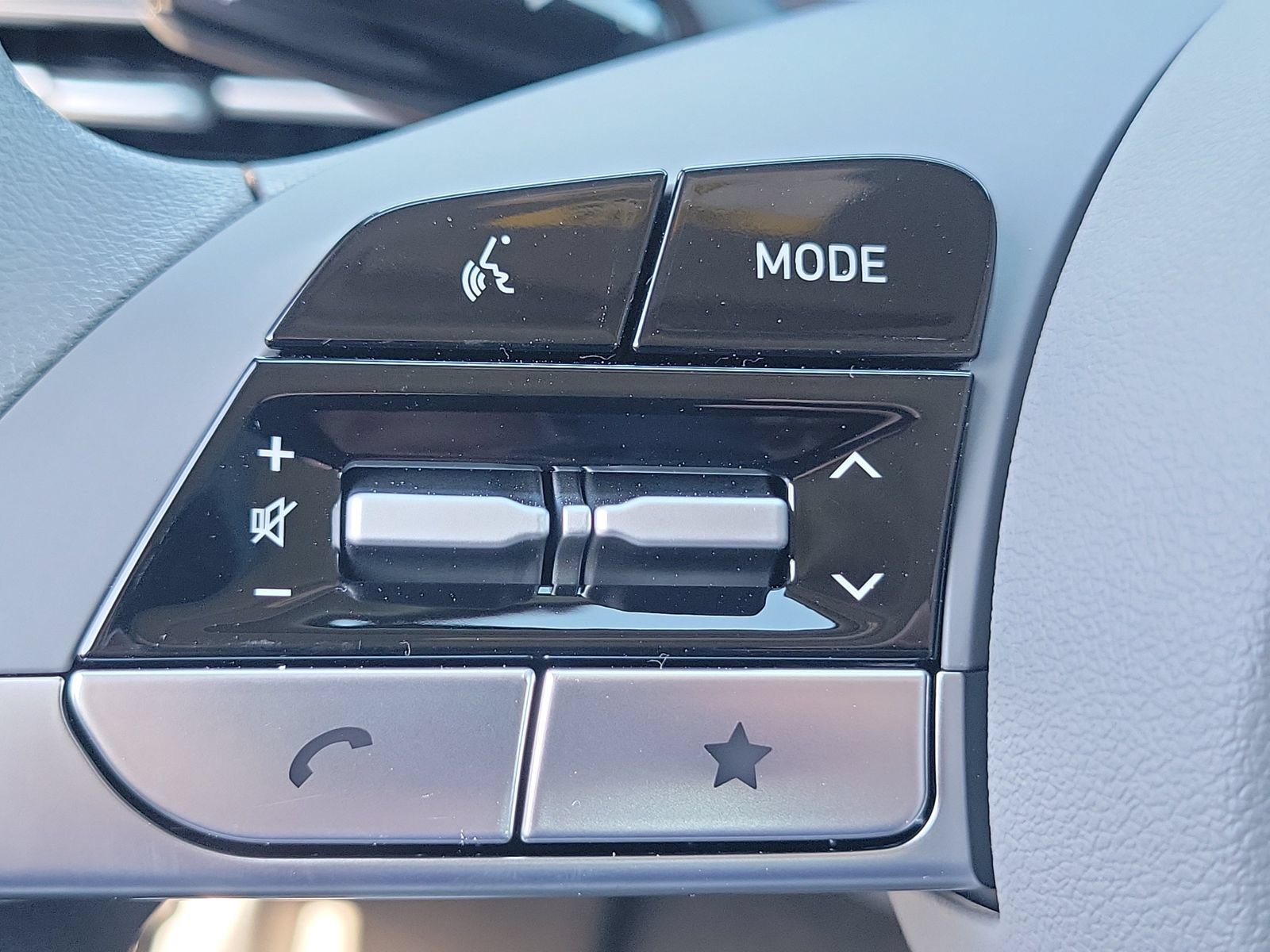 New 2026 Hyundai Elantra SE FWD image 8