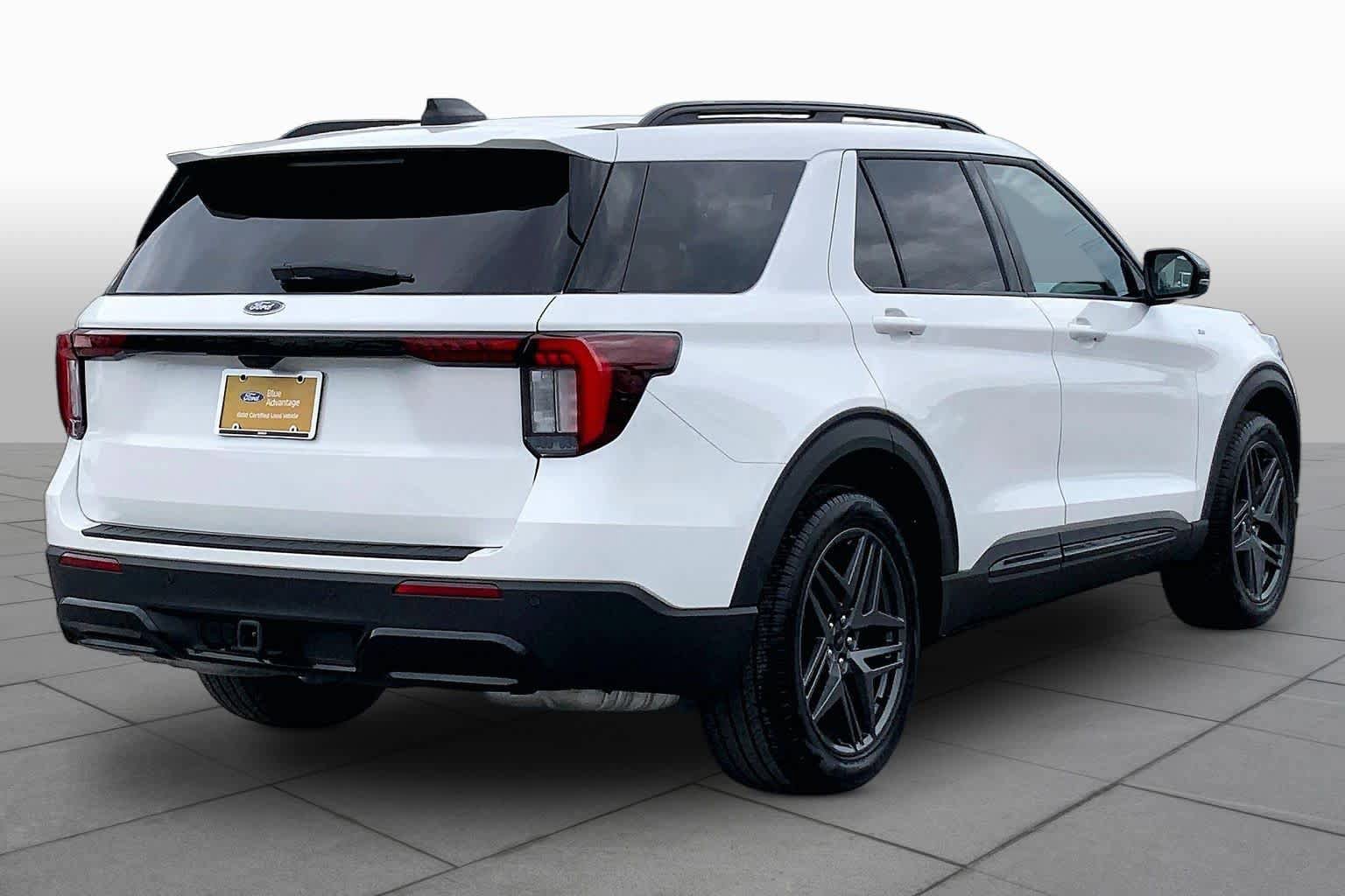 Certified 2025 Ford Explorer ST-Line w/ Premium Package RWD image 13