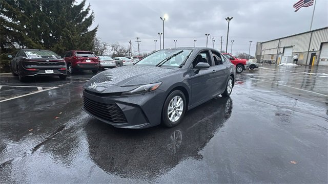 Used 2025 Toyota Camry LE image 38