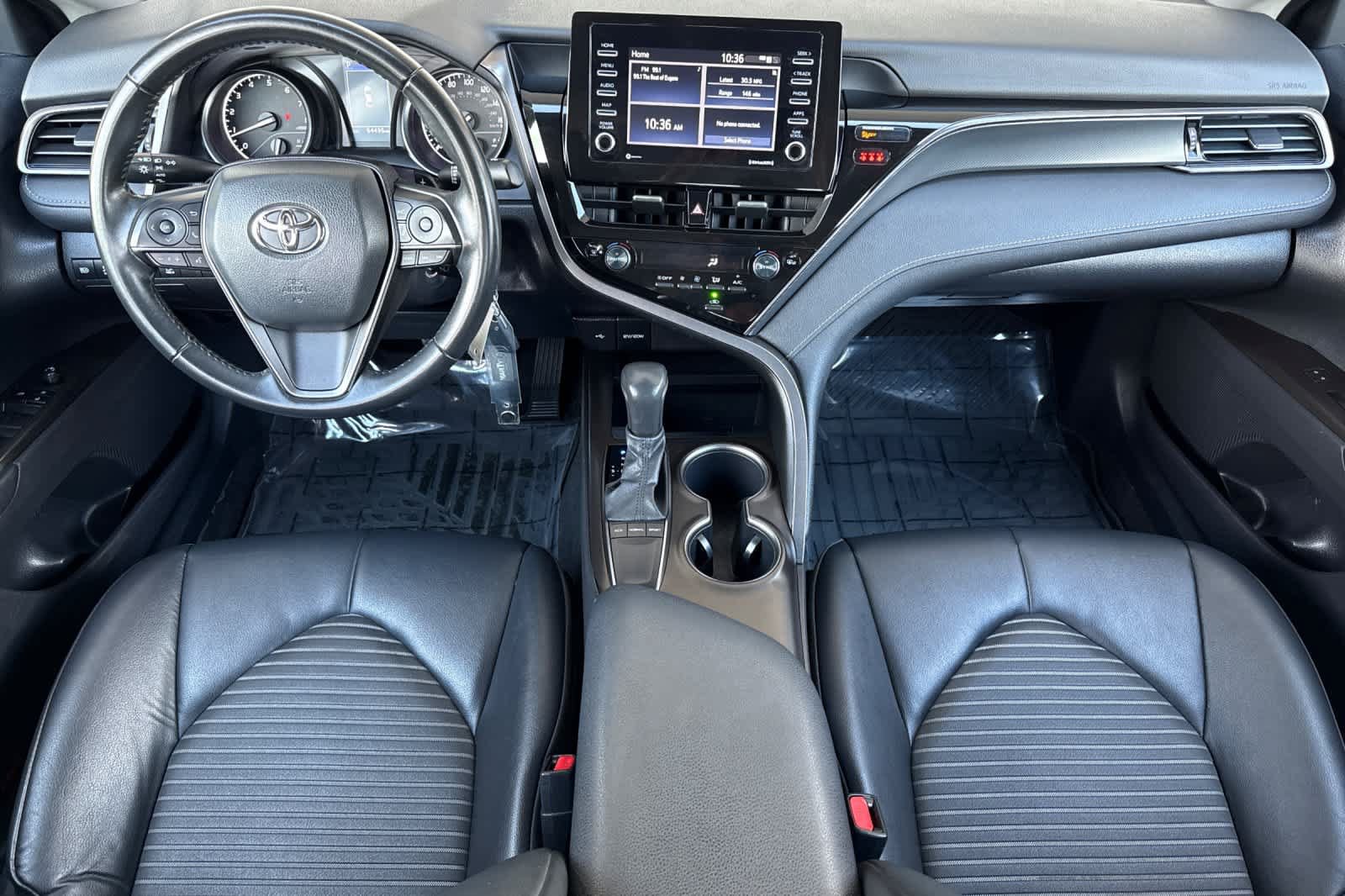 Used 2023 Toyota Camry SE FWD image 3