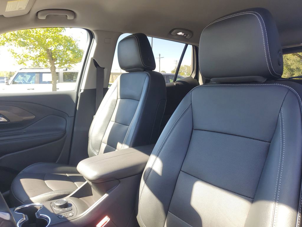 Used 2024 GMC Terrain SLT w/ LPO, Floor Liner Package image 11
