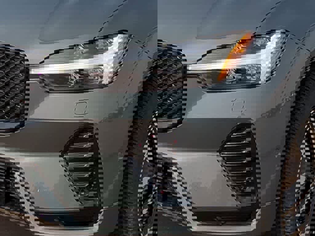 New 2026 Volvo XC60 T8 Ultra w/ Protection Package Premier AWD/4WD image 10