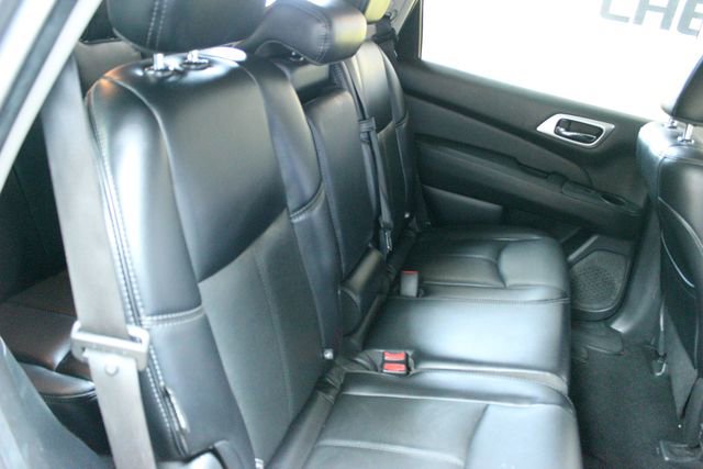 Used 2020 Nissan Pathfinder SL image 9