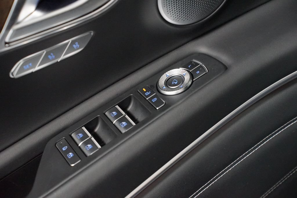 Used 2025 Genesis GV80 3.5T Prestige AWD/4WD image 32