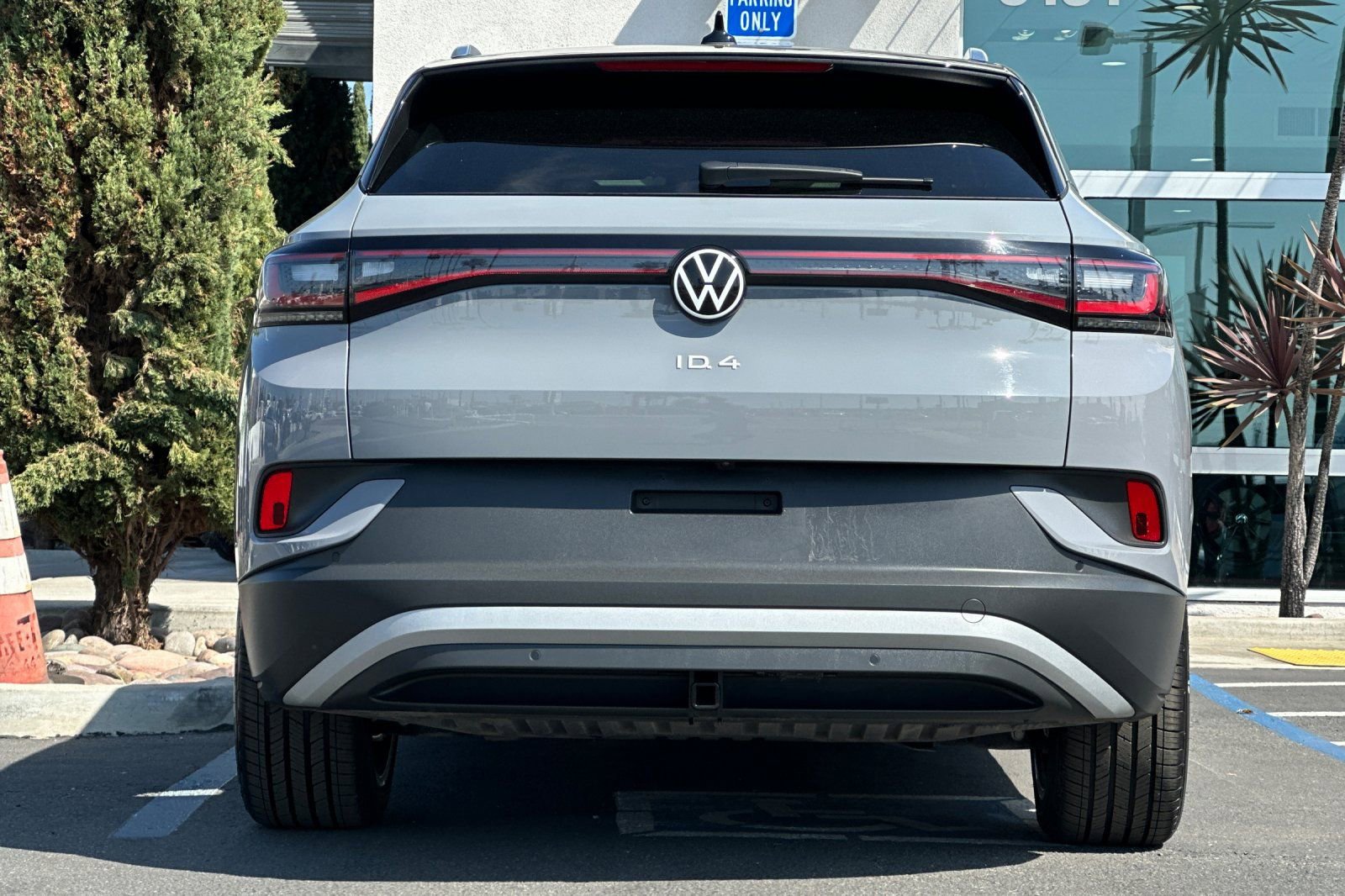 Used 2021 Volkswagen ID.4 Pro S w/ Gradient Package image 5