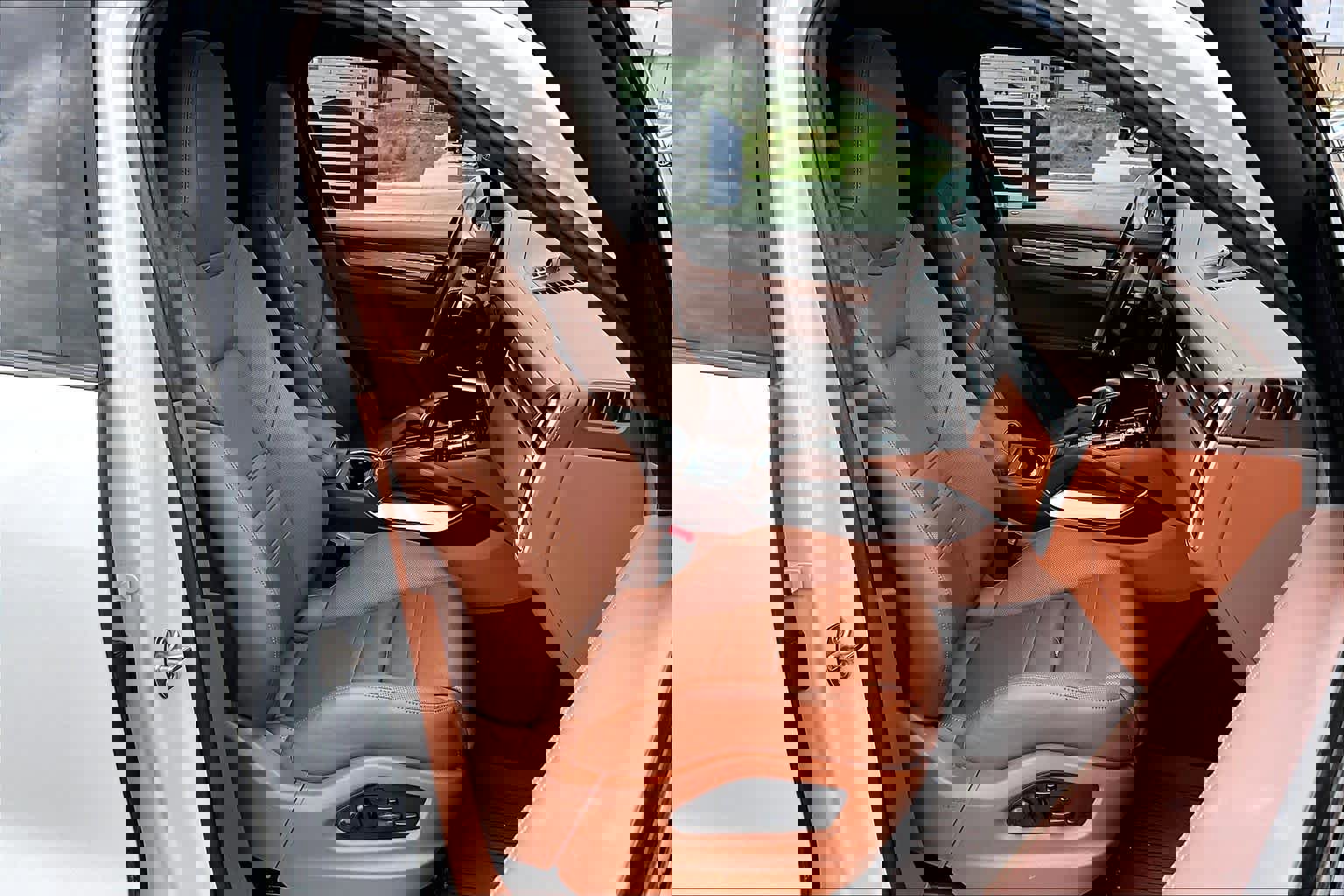 Used 2023 Porsche Cayenne Turbo image 9