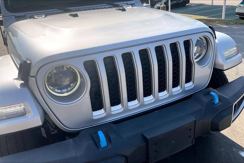 Used 2023 Jeep Wrangler Unlimited Sahara AWD/4WD image 30