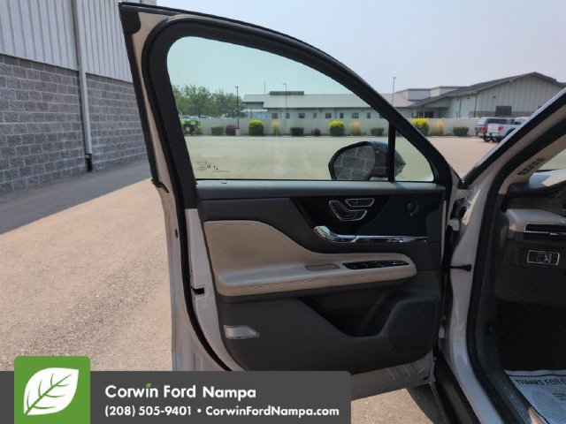 Used 2020 Lincoln Corsair Reserve w/ Equipment Group 201A FWD image 10