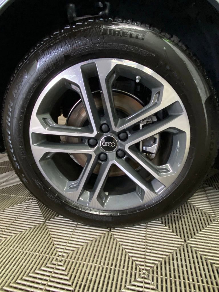 New 2025 Audi Q5 Prestige image 9