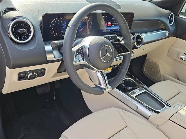 New 2026 Mercedes-Benz GLB 250 image 4