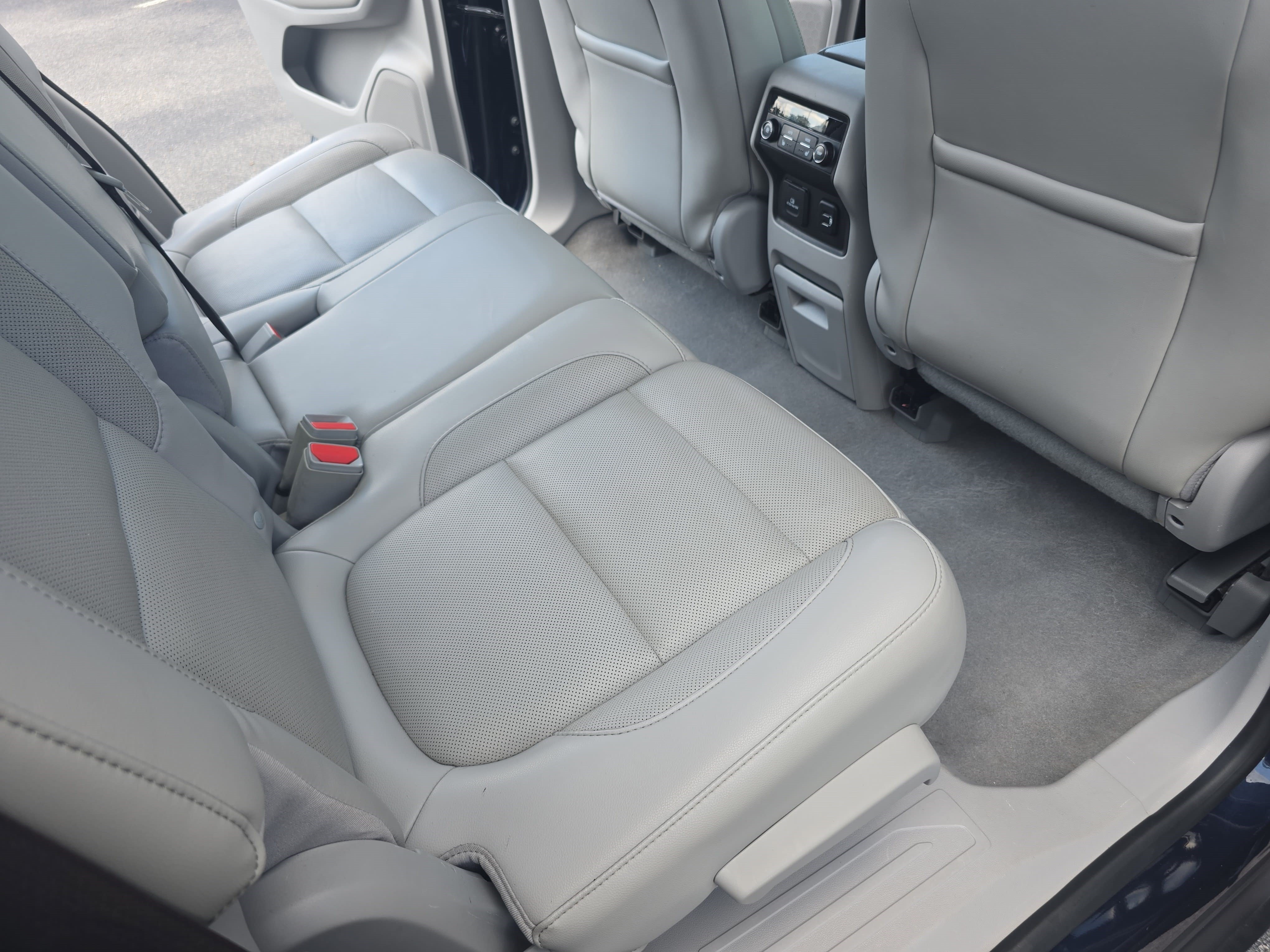 Used 2017 GMC Acadia SLT FWD image 11