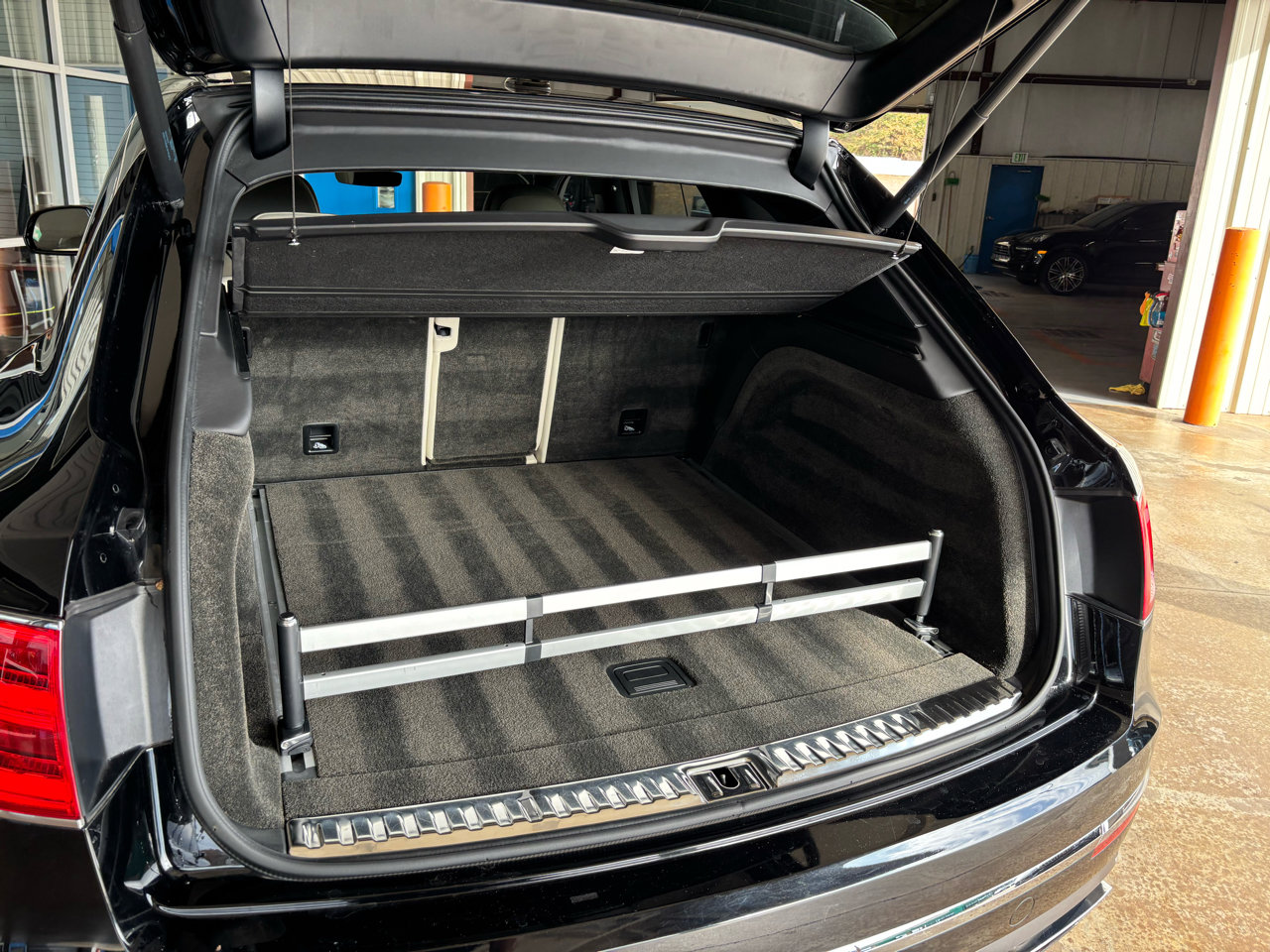 Used 2018 Bentley Bentayga Mulliner image 35