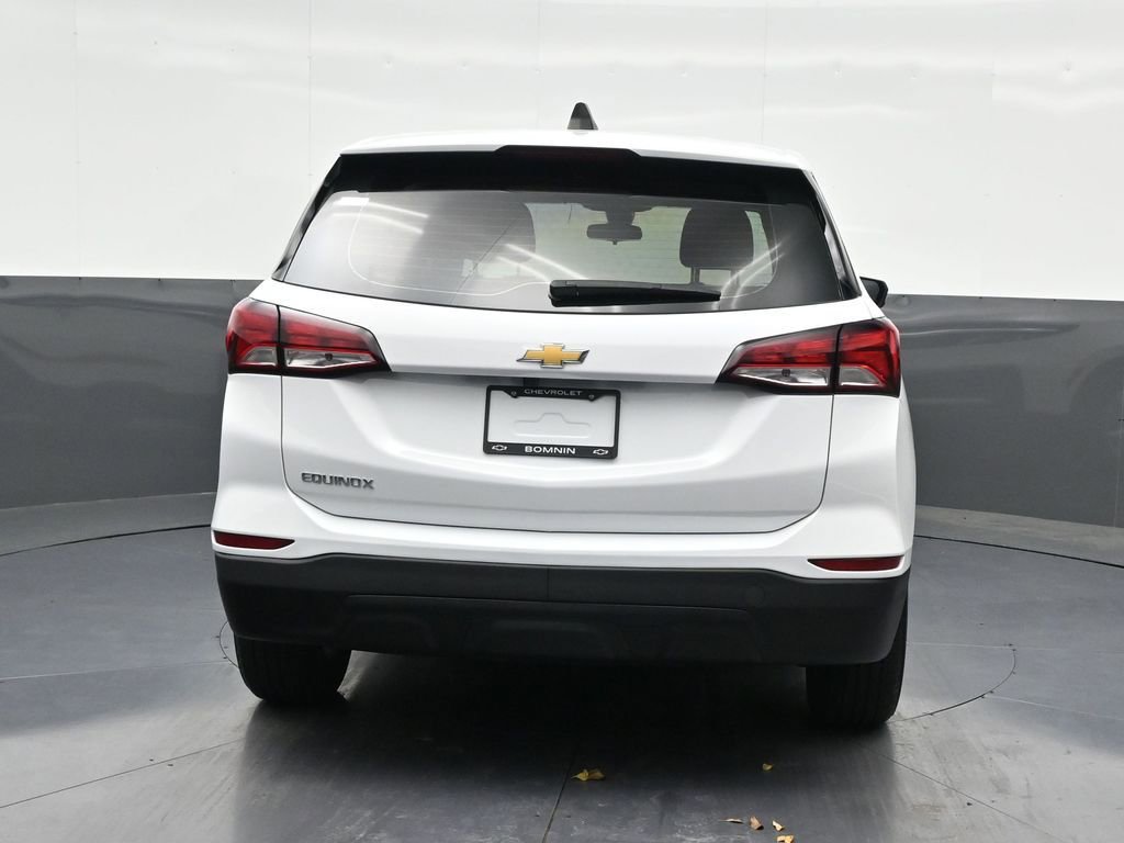 Used 2024 Chevrolet Equinox LS FWD image 4