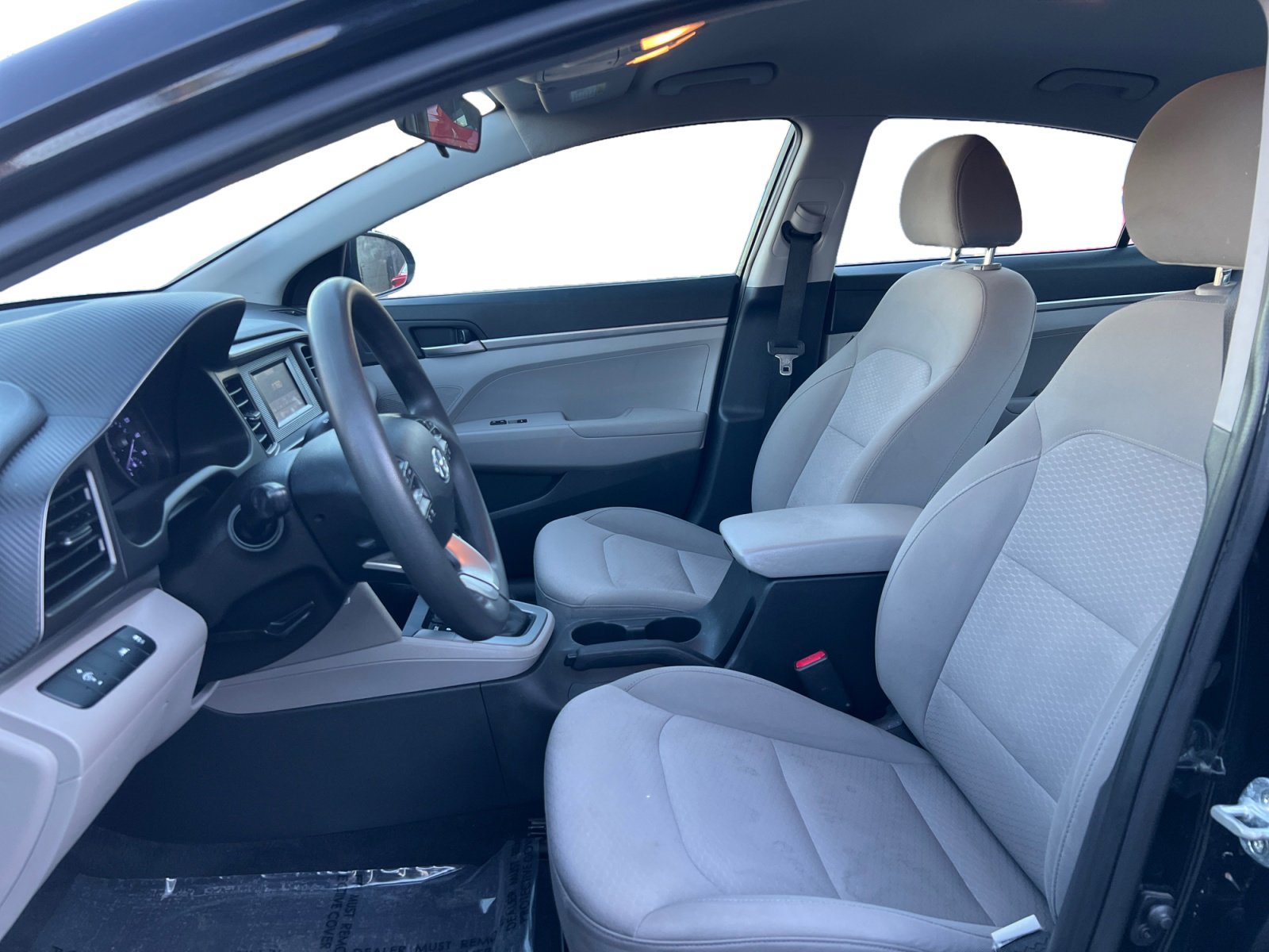 Used 2020 Hyundai Elantra SE FWD image 9