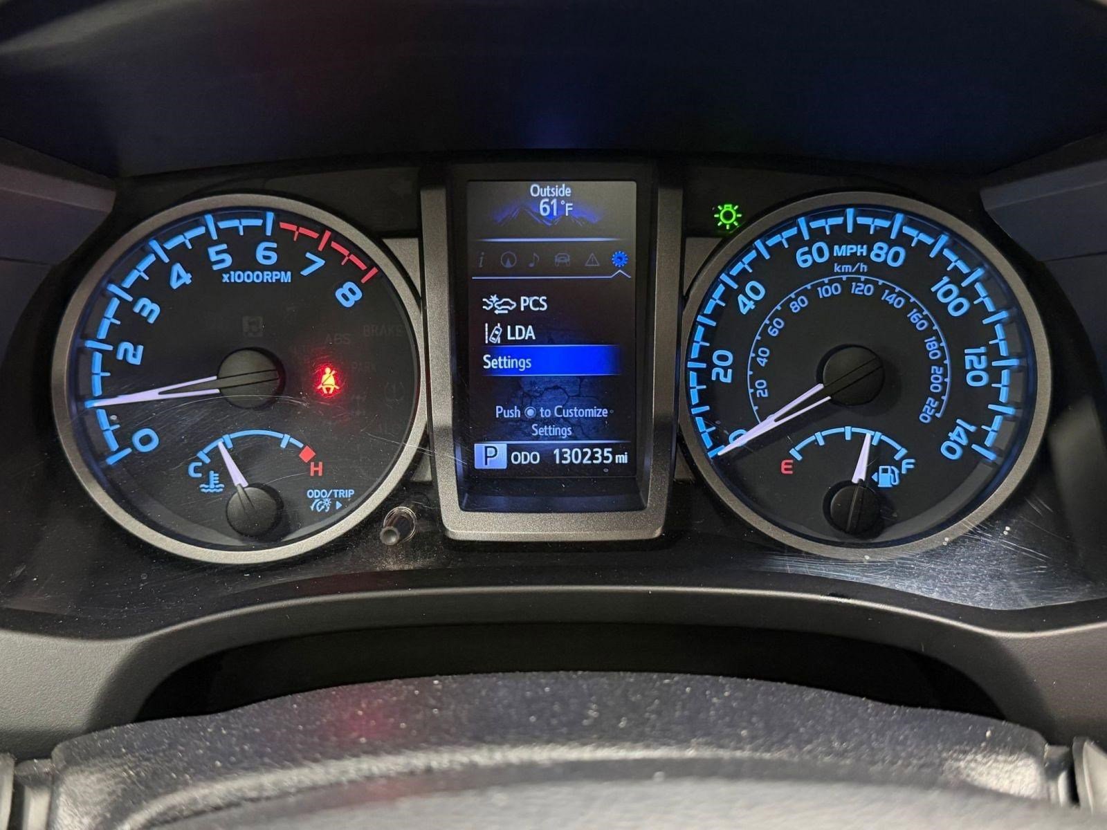 Used 2020 Toyota Tacoma TRD Sport w/ TRD Premium Sport Package AWD/4WD image 18