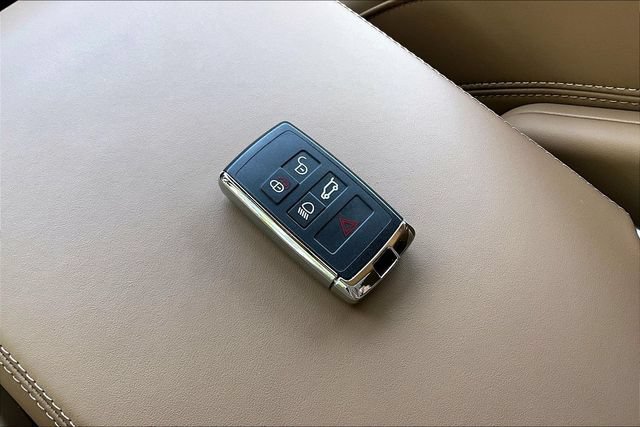 Used 2026 Land Rover Range Rover SE AWD/4WD image 38