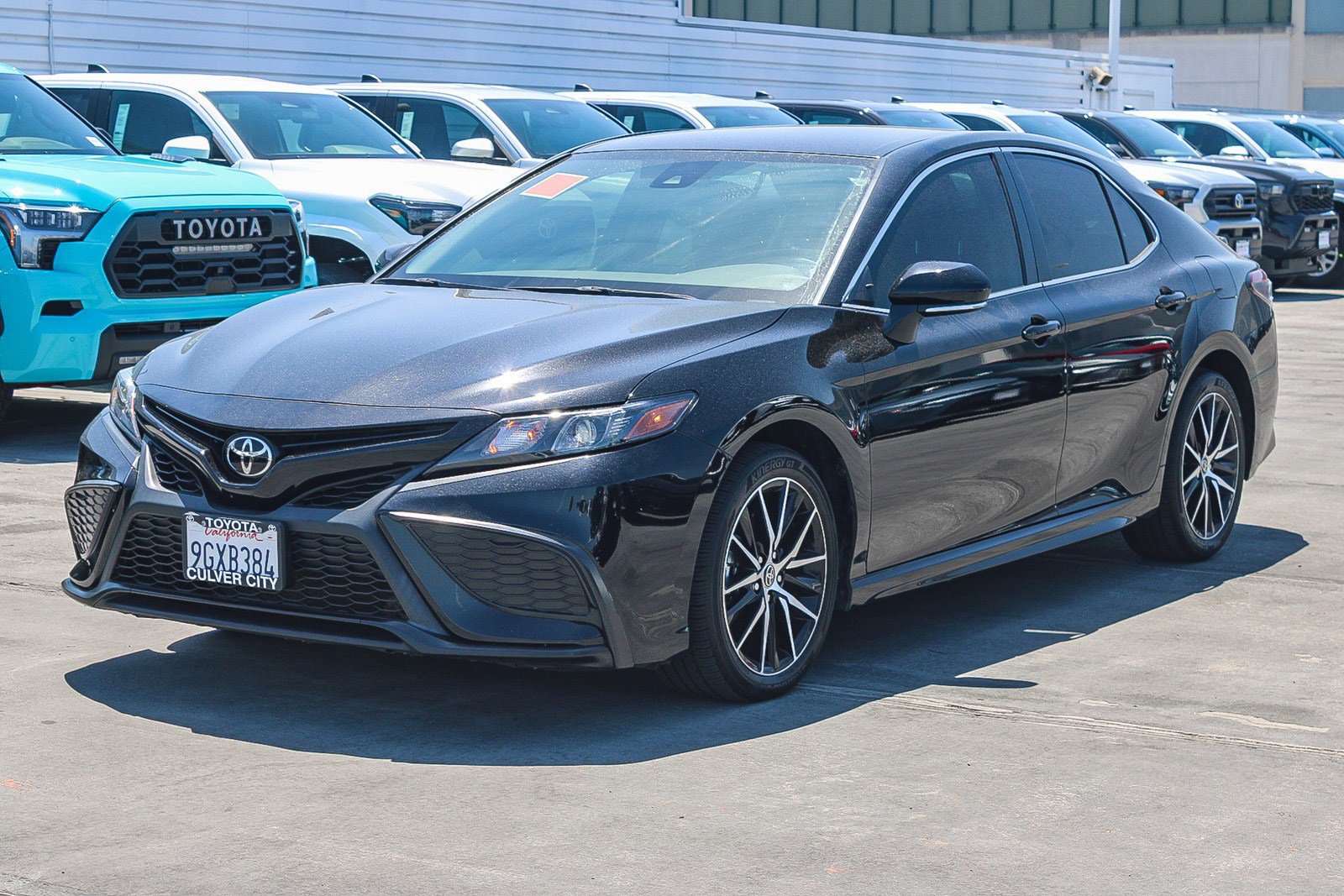 Certified 2023 Toyota Camry SE w/ Convenience Package FWD image 5