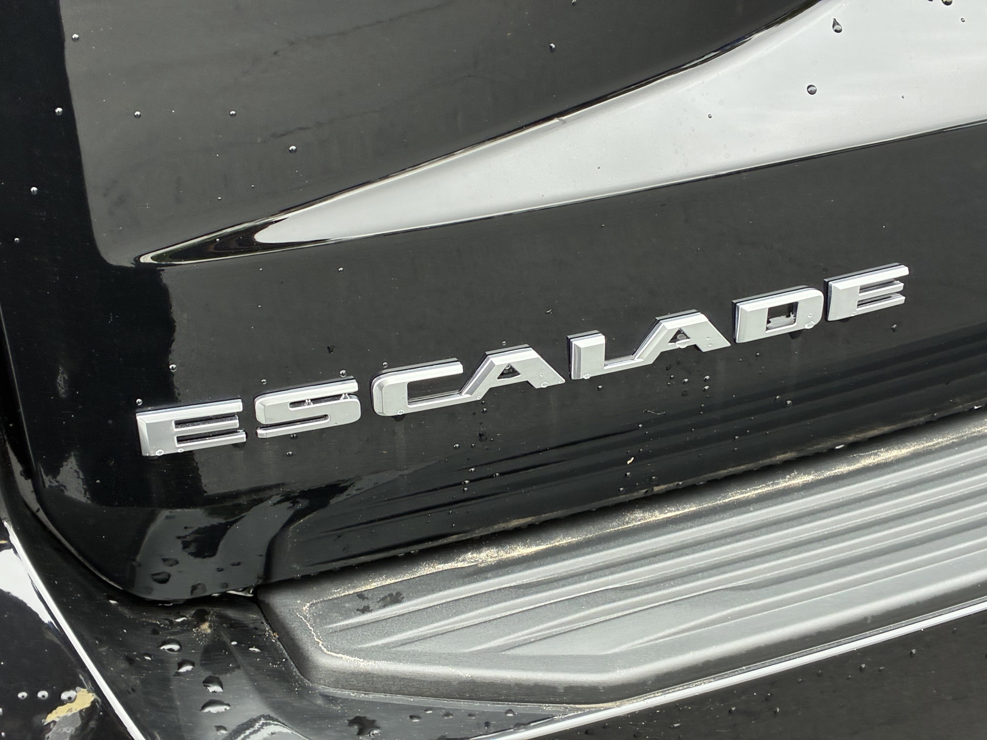 Used 2026 Cadillac Escalade Platinum Sport w/ LPO, Floor Liner Package AWD/4WD image 10