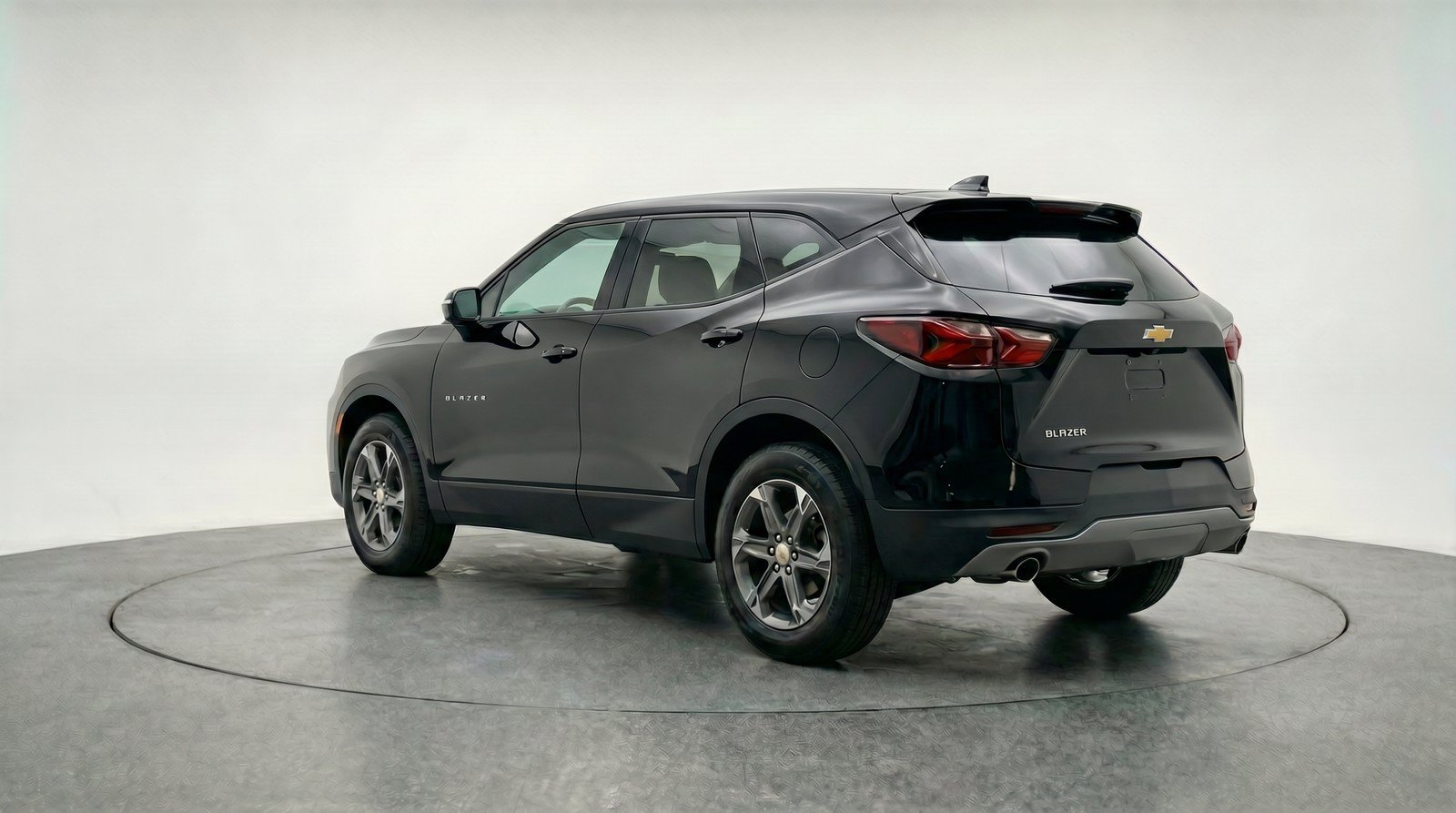 Used 2025 Chevrolet Blazer LT FWD image 6