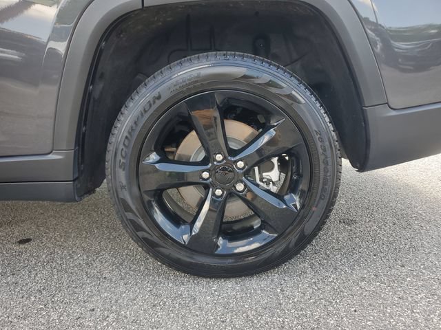 Certified 2025 Jeep Grand Cherokee L Limited w/ Black Appearance Package AWD/4WD image 14