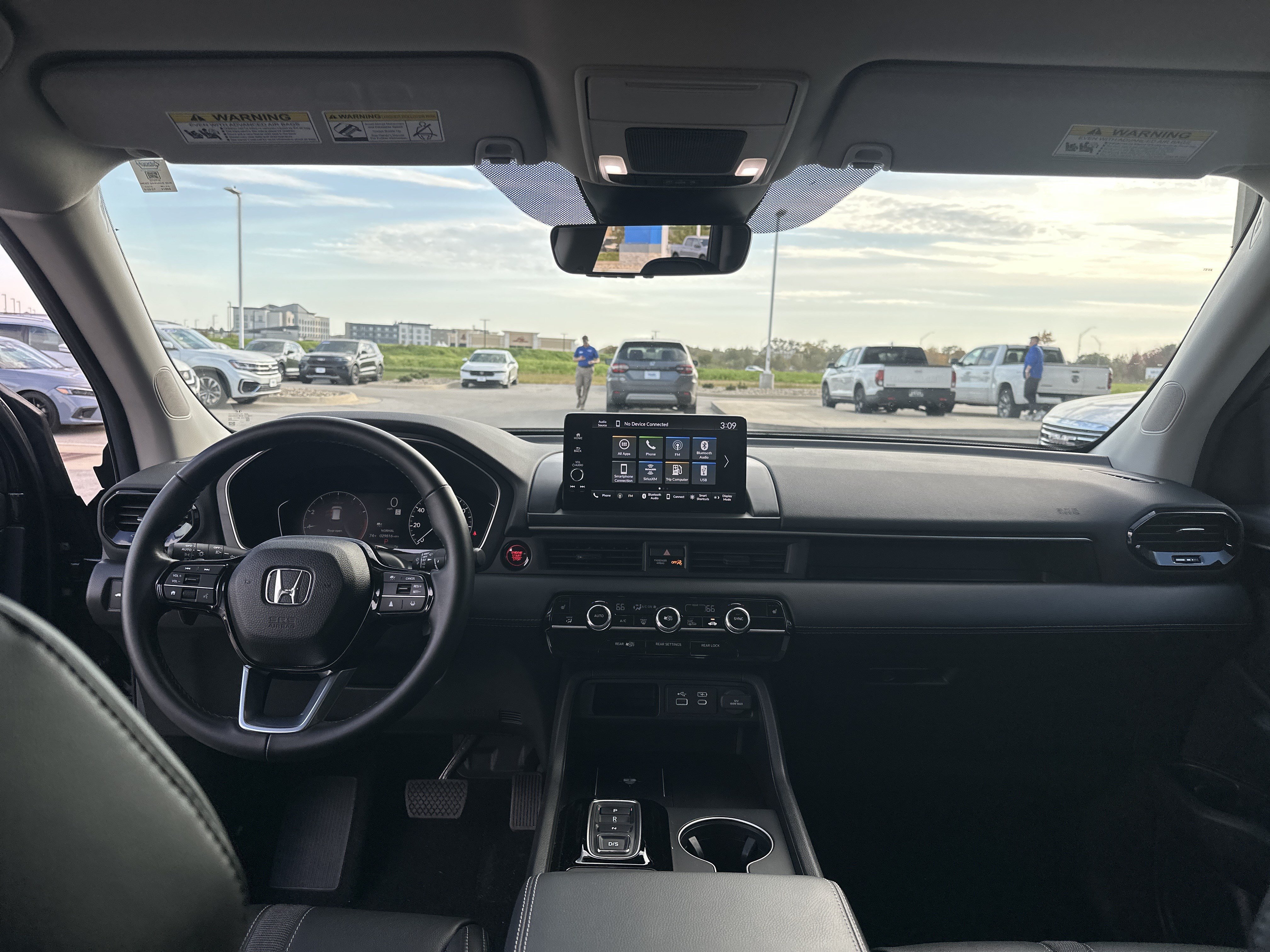 Used 2025 Honda Pilot EX-L image 10