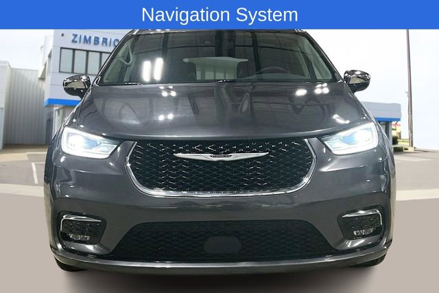 Used 2023 Chrysler Pacifica Limited image 2