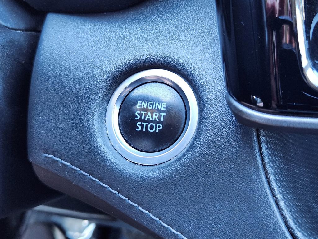 Used 2021 Toyota Highlander LE AWD/4WD image 13