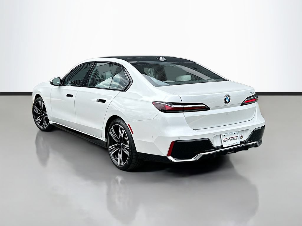 Used 2023 BMW 740i RWD image 3