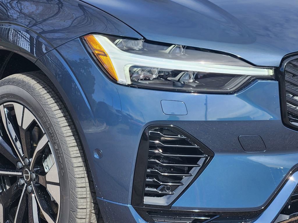 New 2026 Volvo XC60 T8 Plus w/ Protection Package Premier image 27