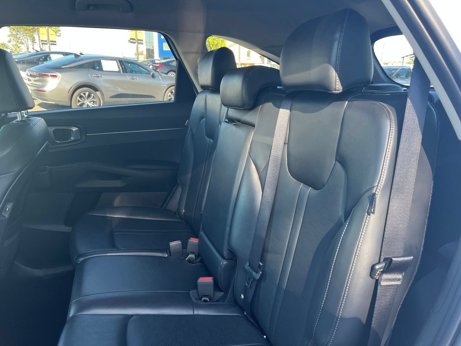 Used 2024 Kia Sorento S FWD image 27