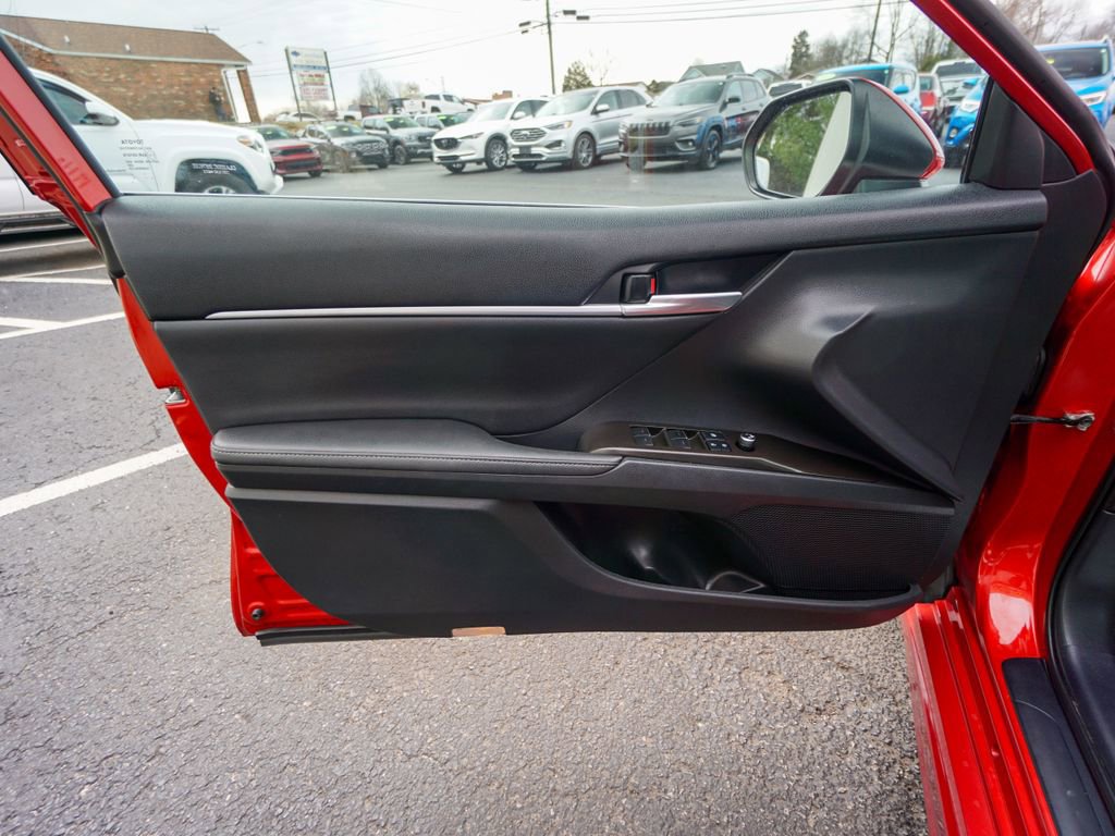Used 2021 Toyota Camry XSE w/ Navigation Package image 15