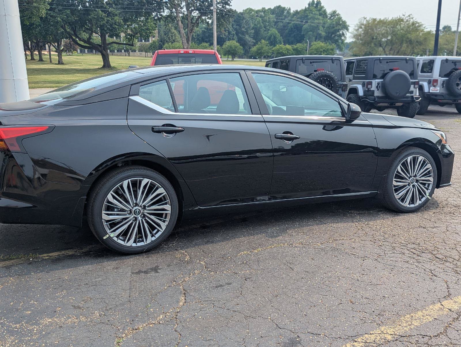 New 2026 Nissan Altima 2.5 SV w/ SV Premium Package FWD image 7