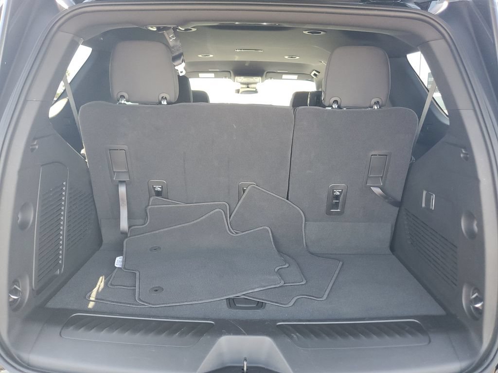 Used 2026 Chevrolet Tahoe LS RWD image 25