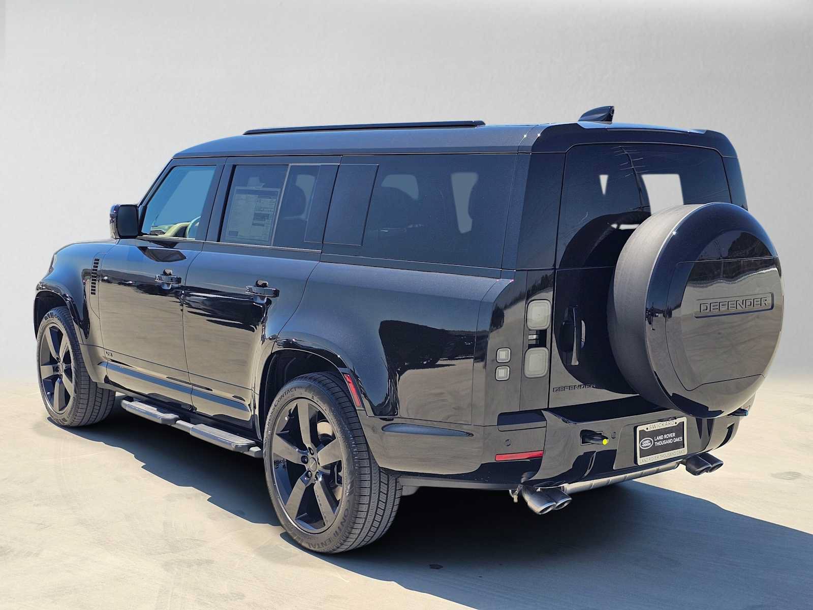 New 2026 Land Rover Defender 130 V8 AWD/4WD image 3