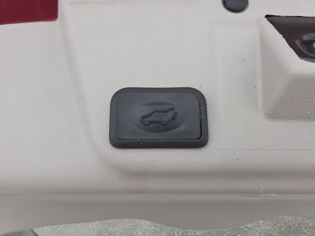 Used 2016 Buick Enclave Premium w/ Experience Buick Package FWD image 33
