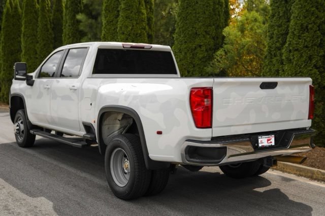 Used 2024 Chevrolet Silverado 3500 LT w/ Convenience Package AWD/4WD image 11