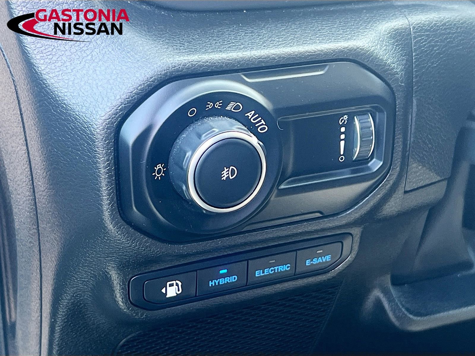 Used 2023 Jeep Wrangler Unlimited w/ Cold Weather Group image 13