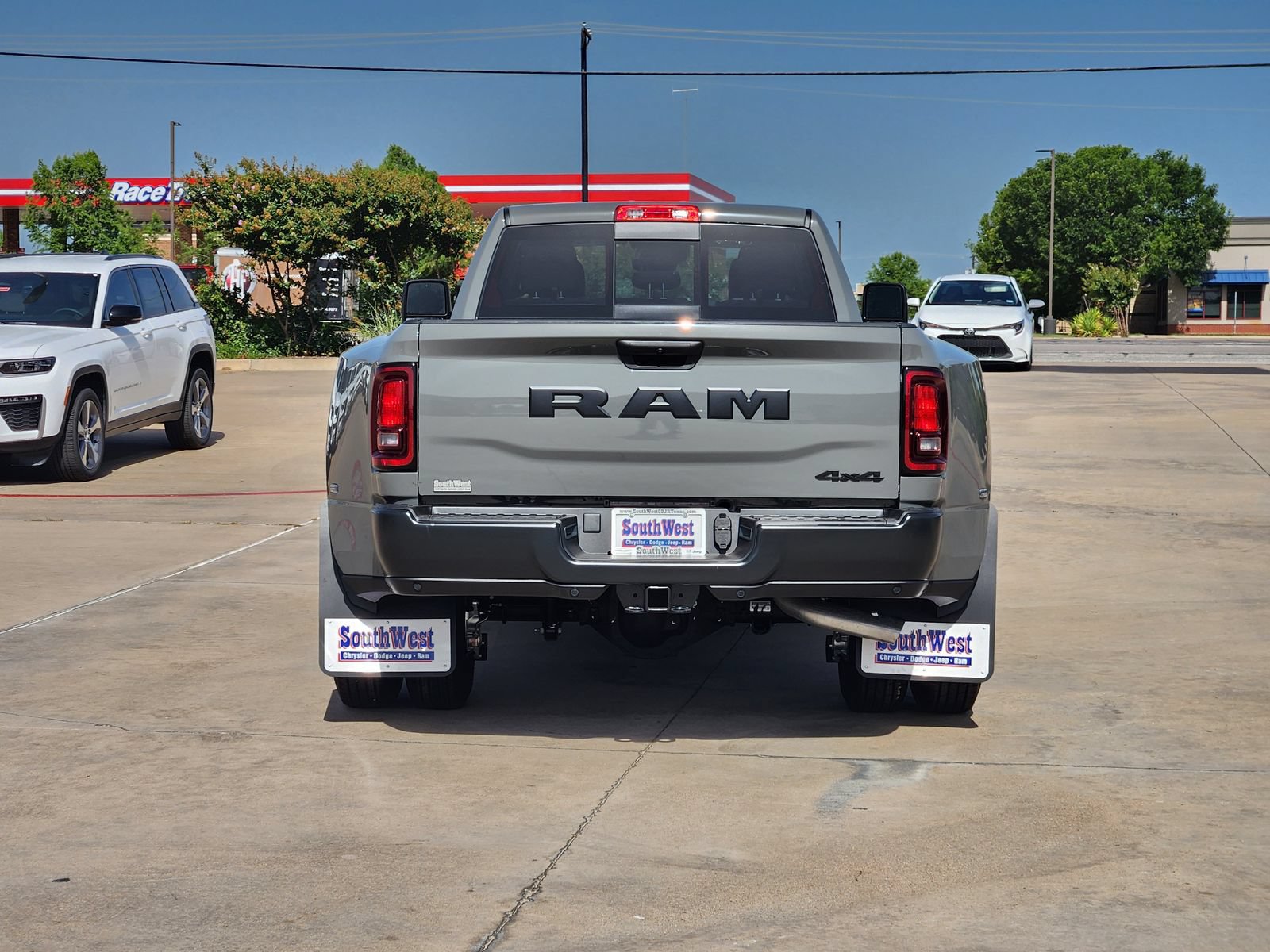 New 2026 RAM 3500 Tradesman AWD/4WD image 8