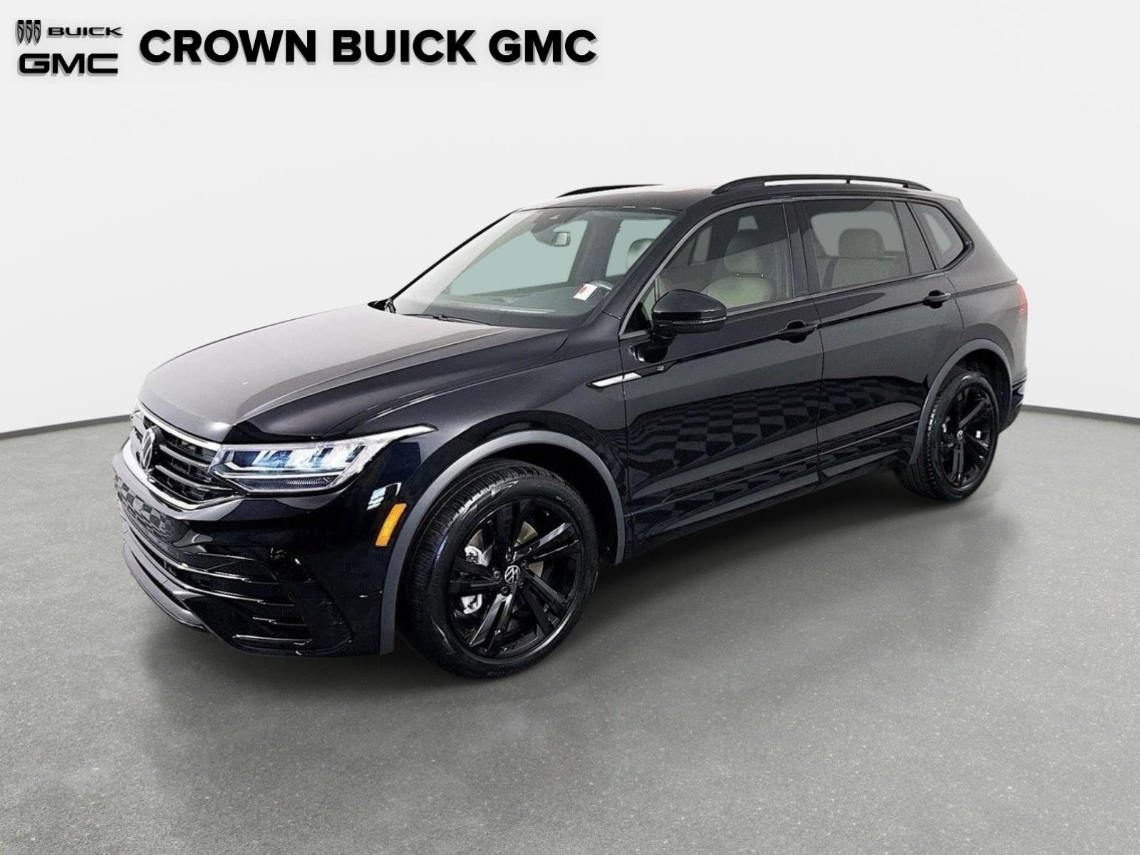 Used 2024 Volkswagen Tiguan SE R-Line FWD image 1