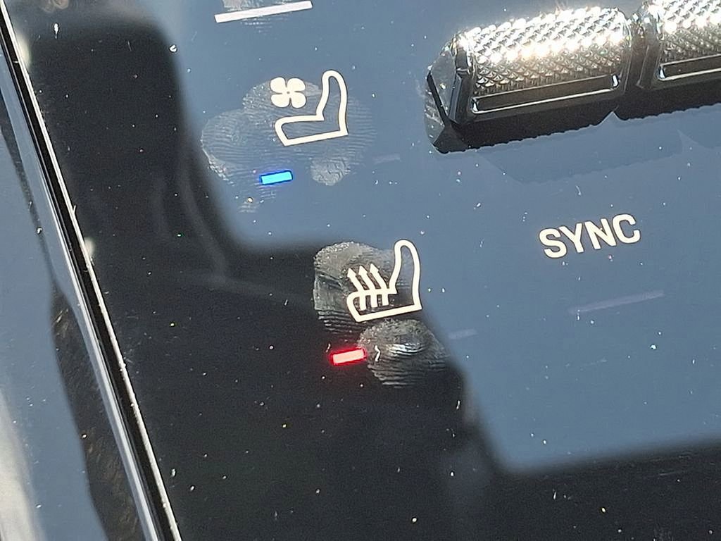 Used 2025 Porsche Panamera 4 image 24