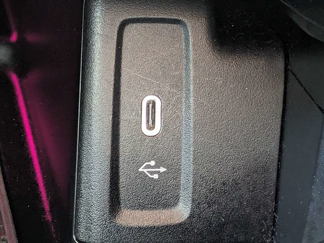 Used 2024 Mercedes-Benz GLC 300 4MATIC image 24