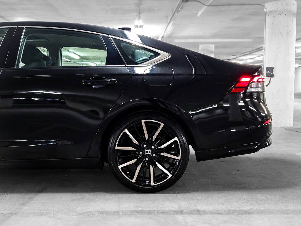 Used 2023 Honda Accord Touring image 4