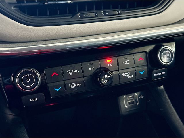 Used 2022 Jeep Compass Limited image 16