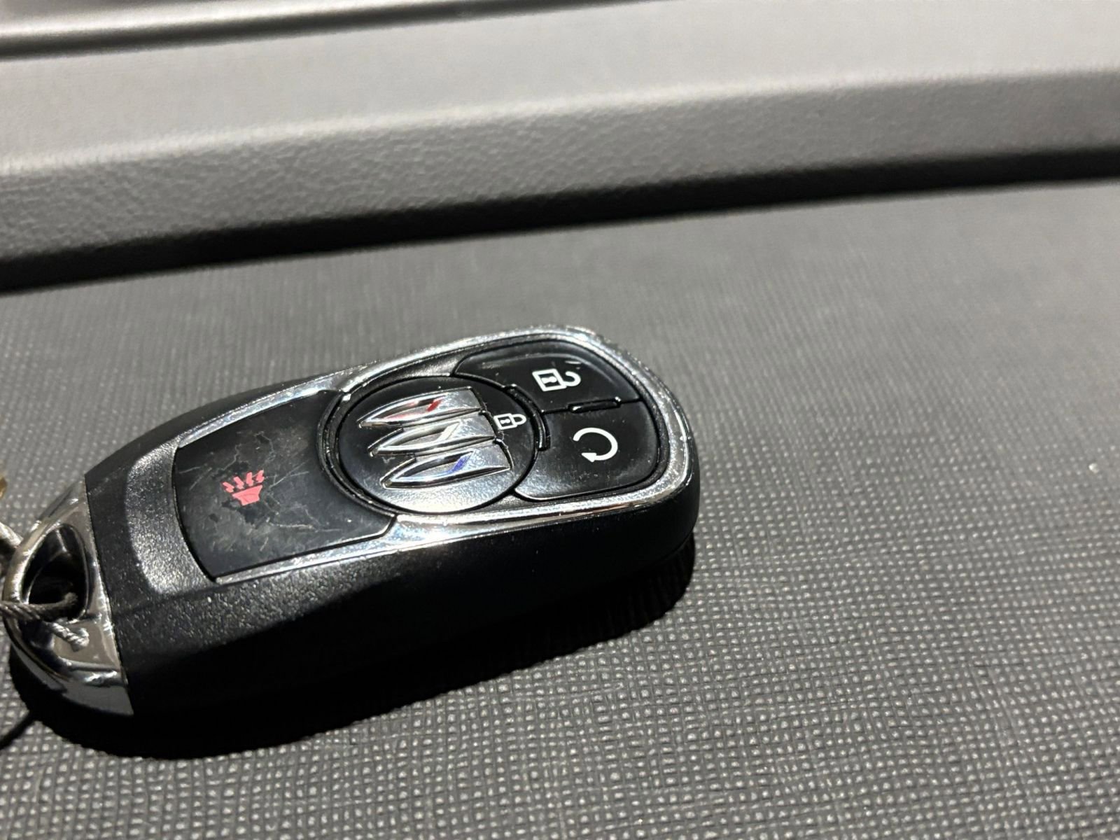 Used 2025 Buick Envista Sport Touring image 23