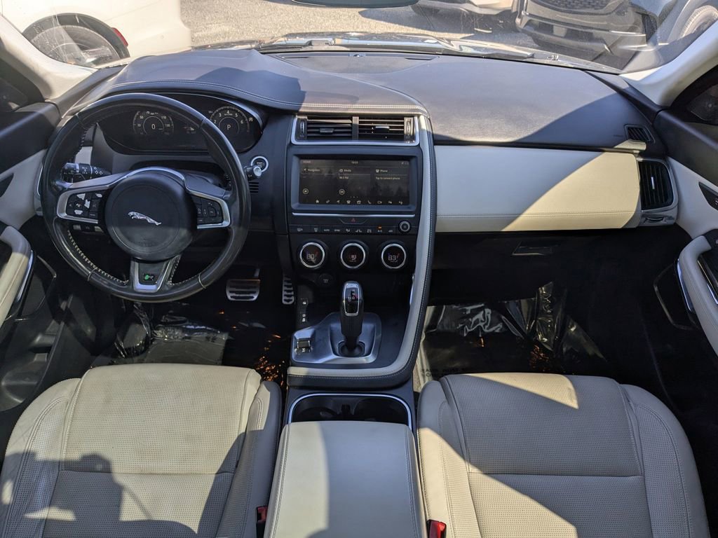 Used 2019 Jaguar E-PACE R-Dynamic SE image 17