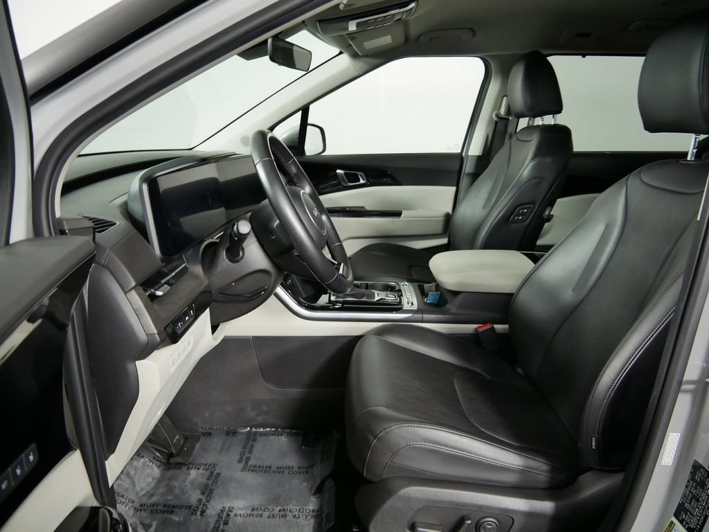 Used 2023 Kia Carnival SX FWD image 15