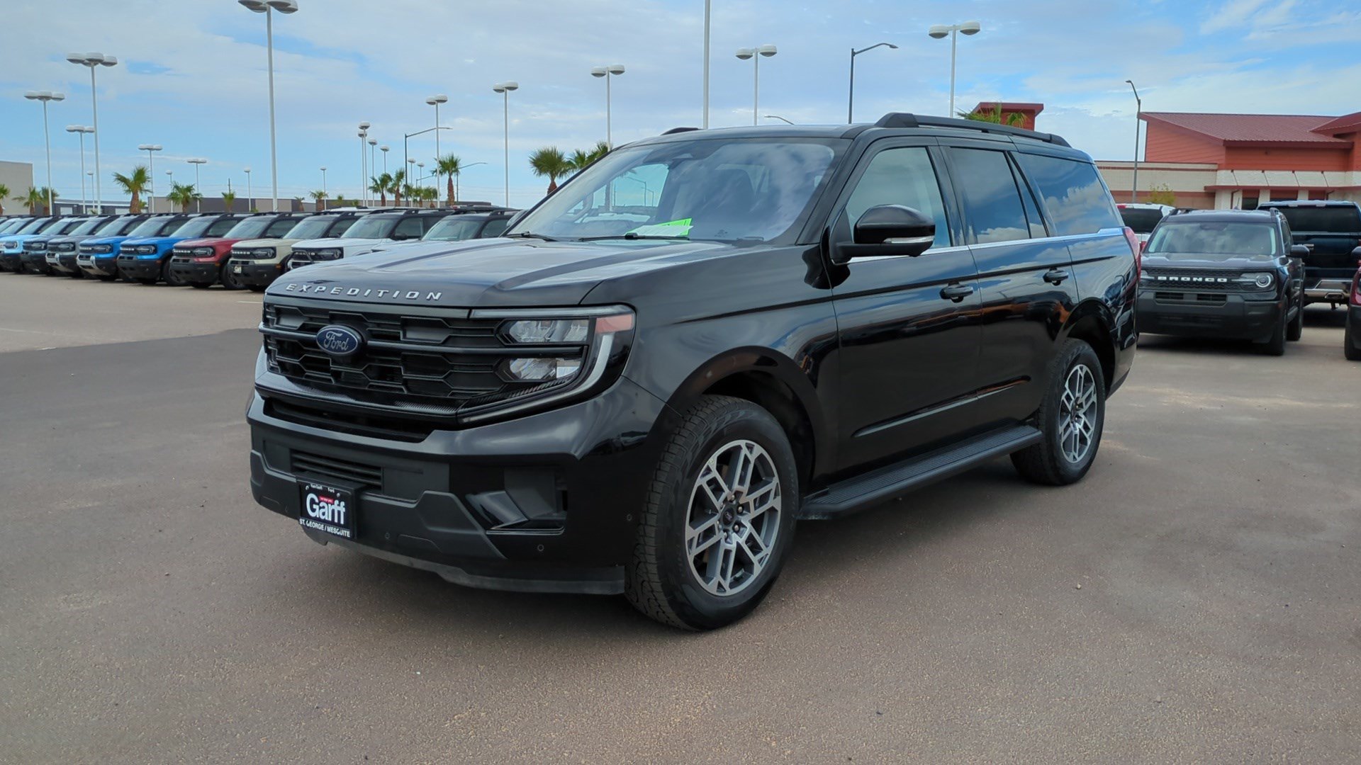 Used 2025 Ford Expedition Active AWD/4WD image 7