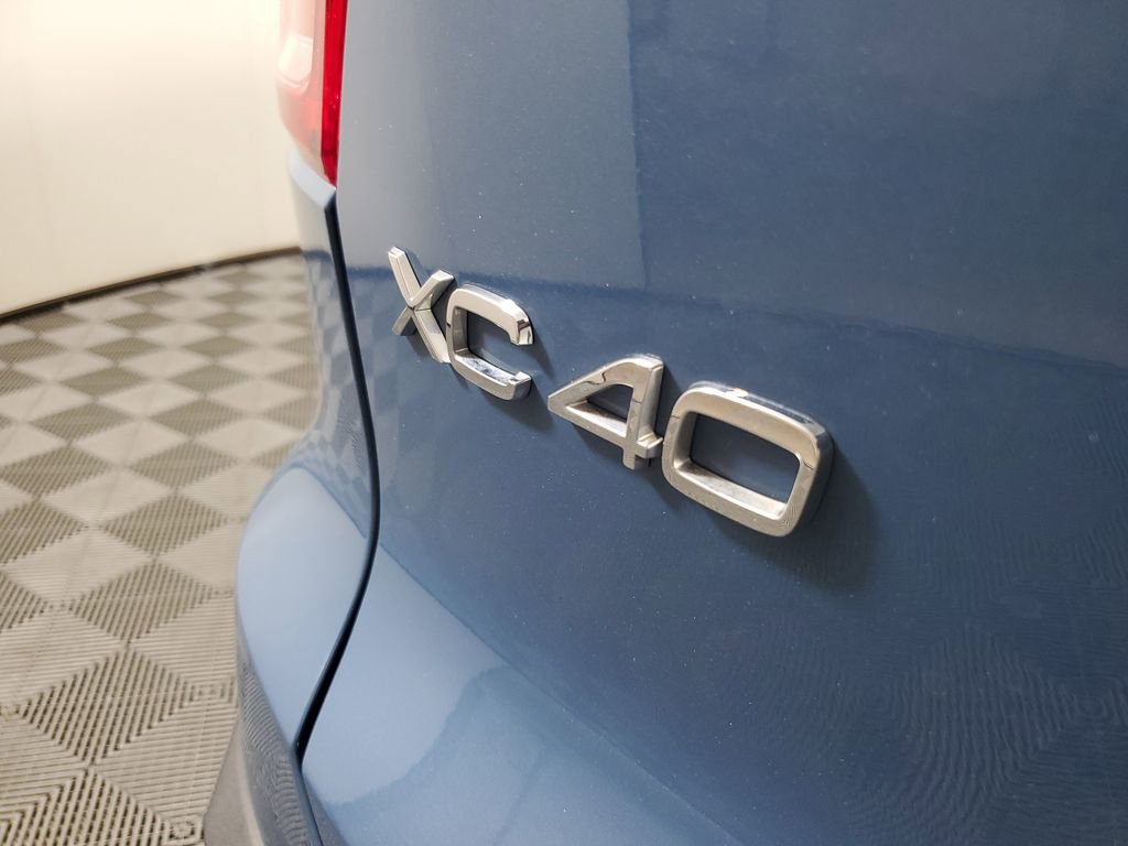Certified 2023 Volvo XC40 Recharge Ultimate image 10