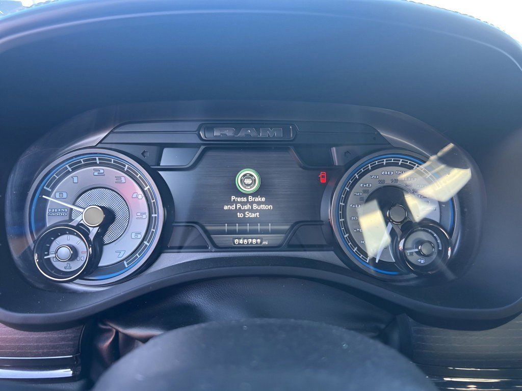 Used 2022 RAM 1500 Limited w/ Body-Colour Bumper Group image 23