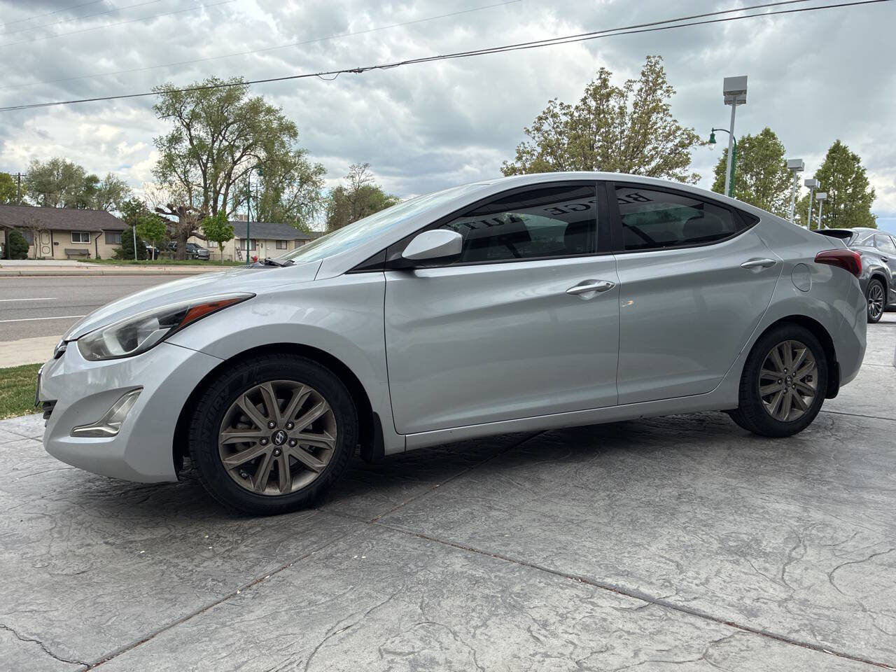Used 2015 Hyundai Elantra SE w/ Option Group 02 FWD image 4